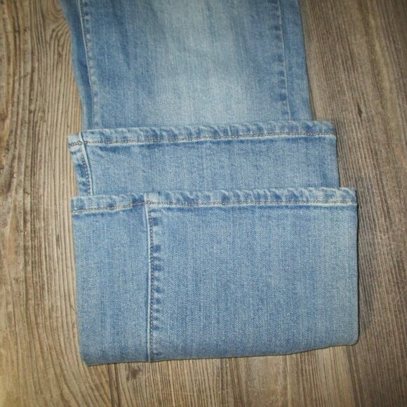Levis Demi Curve Classic Rise Boot Cut Stretch Jeans Size 12 / 31 Msre 30x28 - Picture 11 of 11